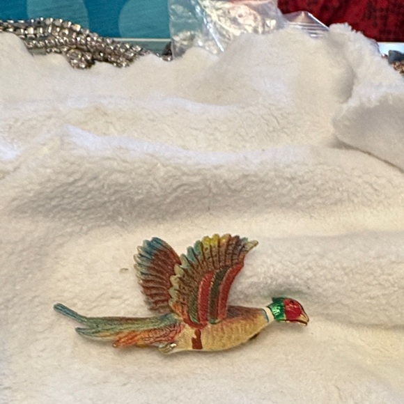 Vintage Colourful Flocked Metal  Pheasant Brooch - Picture 2 of 10